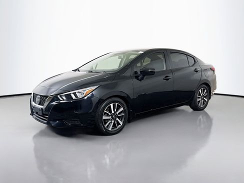 Used 2020 Nissan Versa SV image 4