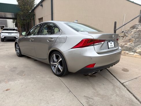 Used 2019 Lexus IS 300 image 3