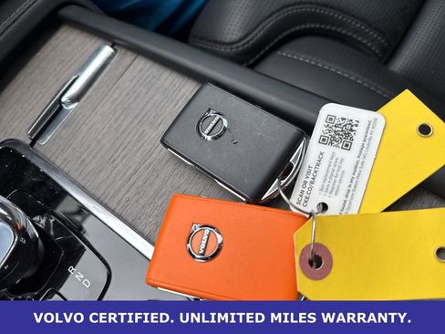 Certified 2023 Volvo XC90 B6 Ultimate w/ Protection Package Premier image 28