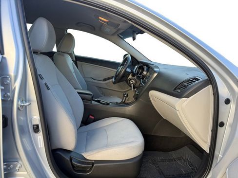 Used 2015 Kia Optima LX FWD image 12