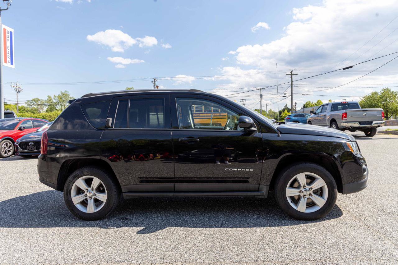 Used 2017 Jeep Compass Latitude AWD/4WD image 7
