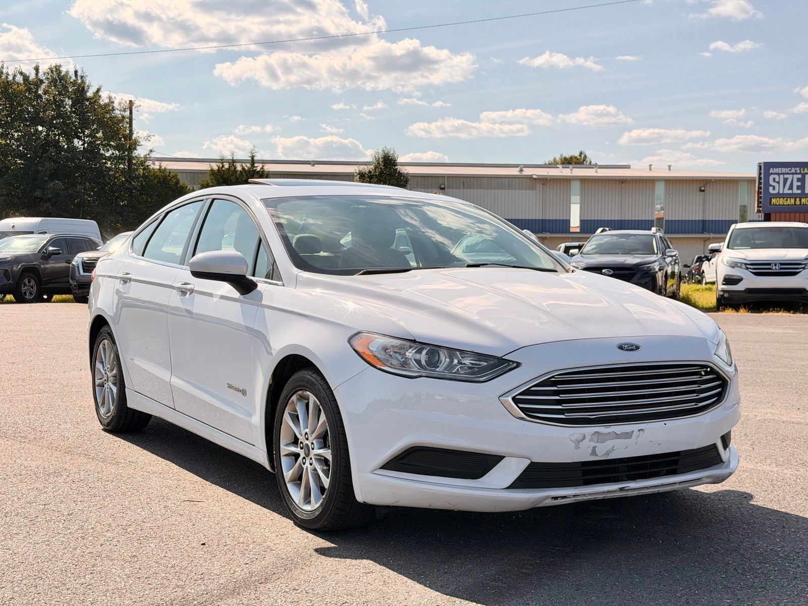 Used 2017 Ford Fusion SE FWD image 6