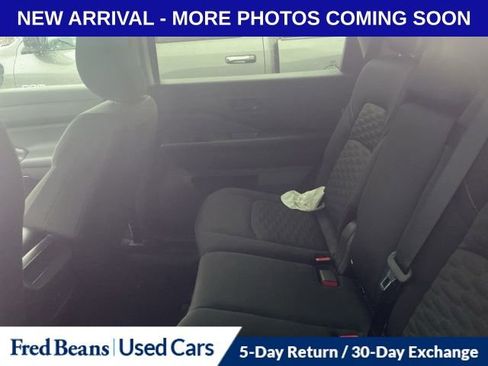 Used 2024 Nissan Pathfinder S image 12