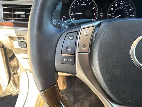 Used 2015 Lexus ES 350 w/ Premium Package FWD image 30