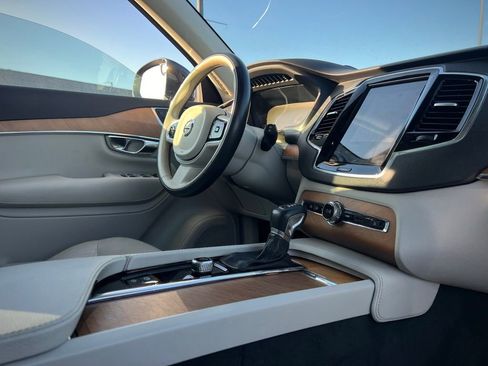 Used 2022 Volvo XC90 T5 Momentum w/ Advanced Package image 31