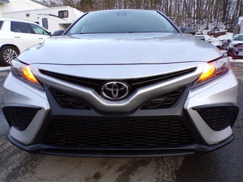 Used 2021 Toyota Camry SE w/ Convenience Package image 2