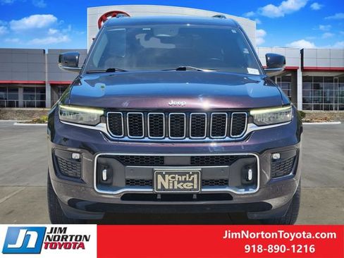 Used 2022 Jeep Grand Cherokee L Overland w/ Luxury Tech Group IV AWD/4WD image 2