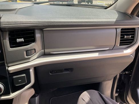 Certified 2024 Ford Expedition XLT image 21