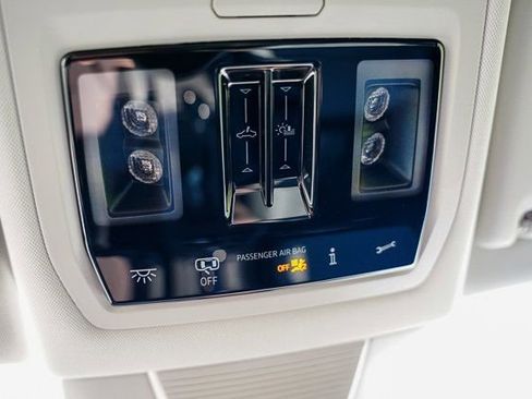 New 2025 Volkswagen Tiguan SE image 21