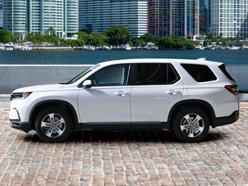New 2025 Honda Pilot EX-L image 8