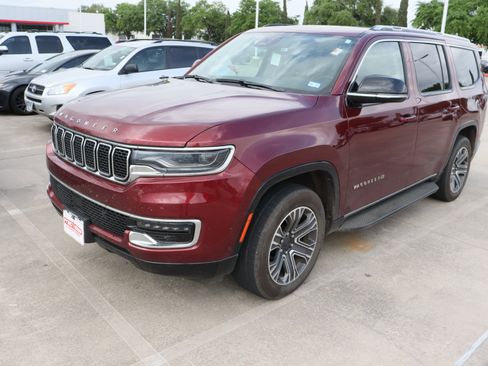 Used 2023 Jeep Wagoneer 2WD w/ Premium Group I image 5