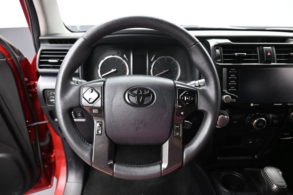 Used 2022 Toyota 4Runner TRD Off-Road Premium AWD/4WD image 16