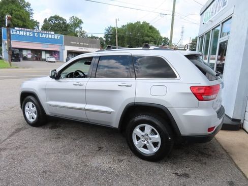 Used 2012 Jeep Grand Cherokee Laredo w/ Laredo E Group AWD/4WD image 7