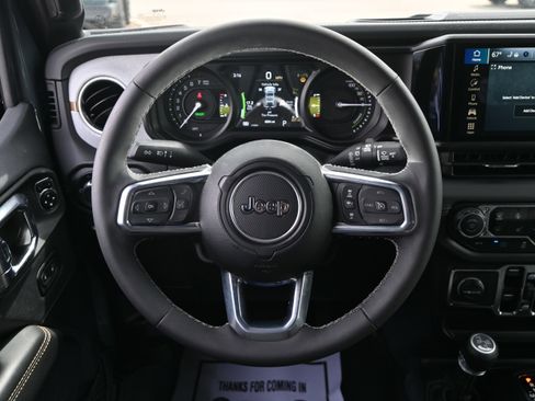 Used 2025 Jeep Wrangler Sahara w/ Safety Group image 18