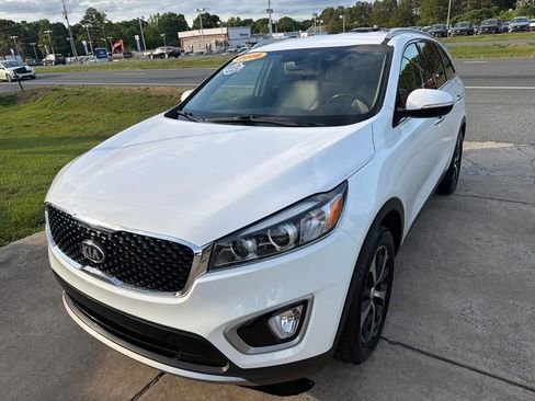 Used 2018 Kia Sorento EX FWD image 4
