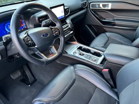 Certified 2022 Ford Explorer ST image 12