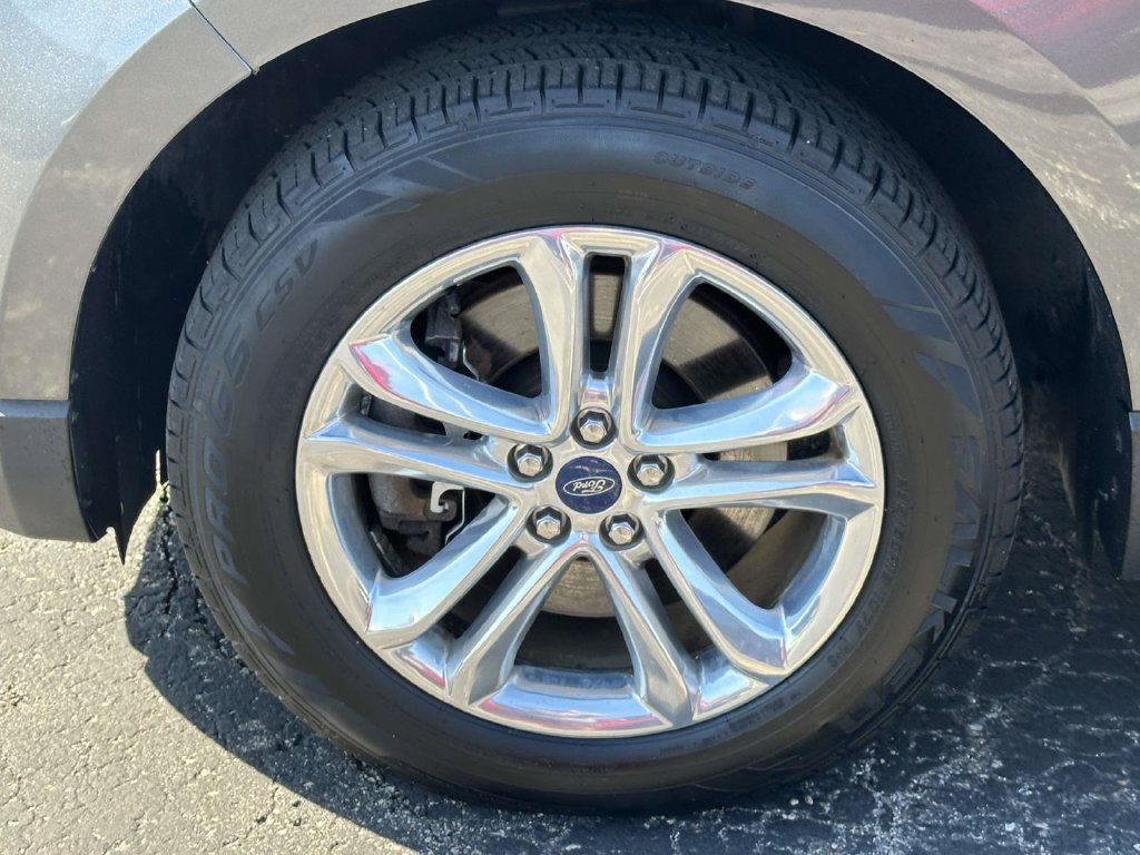 Used 2018 Ford Edge SEL w/ Equipment Group 201A AWD/4WD image 9