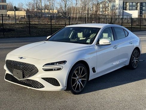 Used 2023 Genesis G70 2.0T image 3