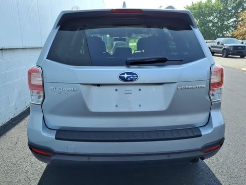 Used 2018 Subaru Forester 2.5i Touring AWD/4WD image 5