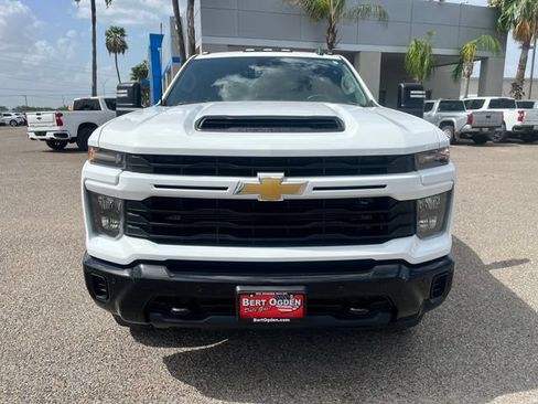 Used 2025 Chevrolet Silverado 2500 Custom w/ Custom Value Package AWD/4WD image 2