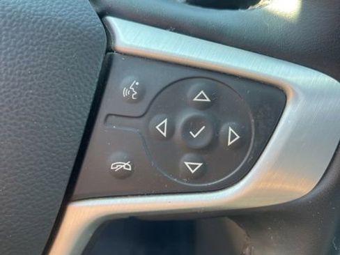 Used 2023 GMC Terrain SLT image 13