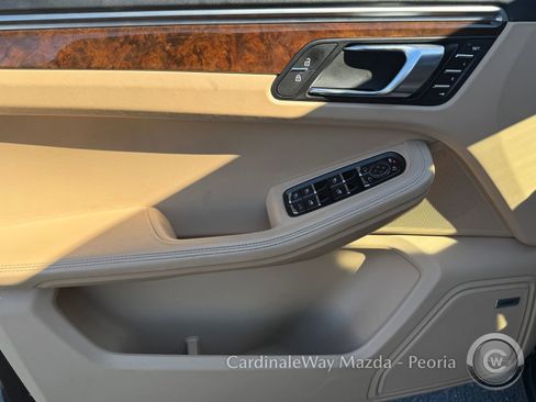 Used 2020 Porsche Macan S image 20