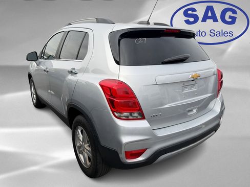 Used 2019 Chevrolet Trax LT w/ LT Convenience Package image 4