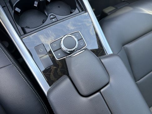 Used 2016 Mercedes-Benz E 350 Sedan w/ Premium Package image 28