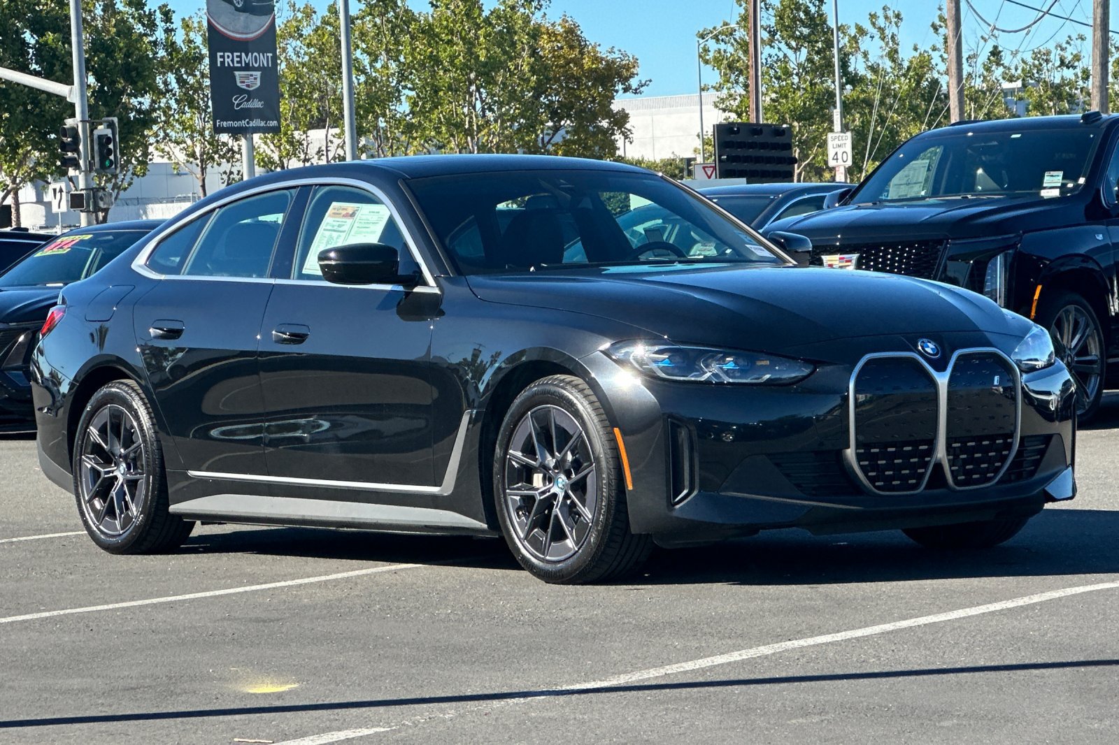 Used 2023 BMW i4 eDrive40 w/ Premium Package RWD image 2