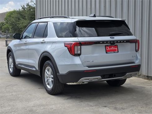 New 2025 Ford Explorer Active w/ Active Comfort Package image 6