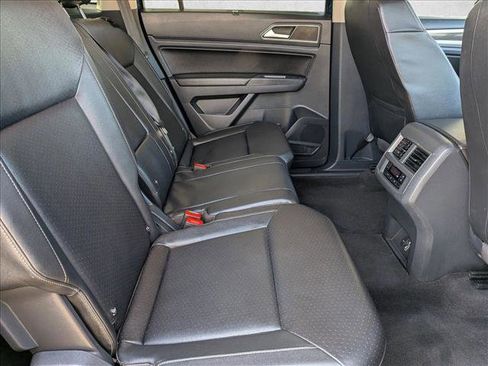 Used 2018 Volkswagen Atlas SE image 18