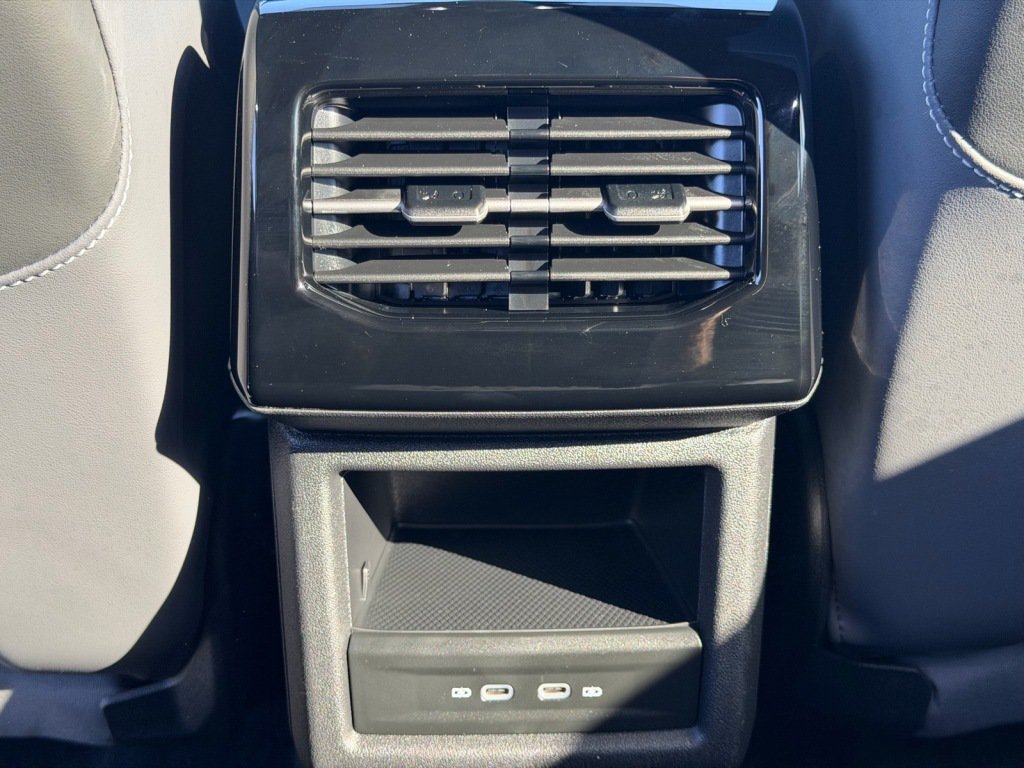 Used 2023 Volkswagen ID.4 Pro S AWD/4WD image 7