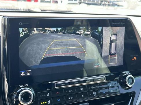 Used 2021 Toyota Highlander Limited AWD/4WD image 28