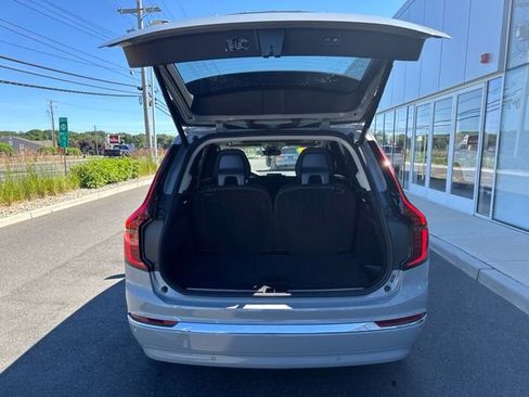 Certified 2025 Volvo XC90 B6 Plus AWD/4WD image 11