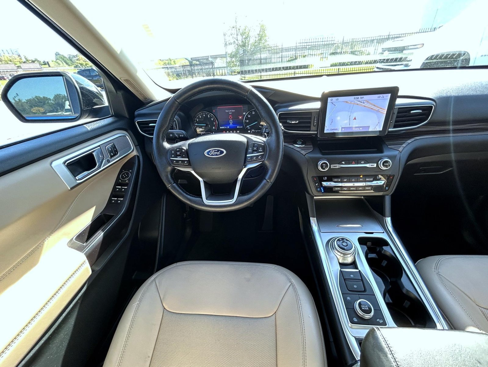 Used 2020 Ford Explorer Limited w/ Class III Trailer Tow Package AWD/4WD image 13