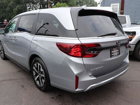 Used 2025 Honda Odyssey EX-L image 3