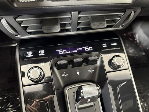 Certified 2025 Porsche 911 Carrera image 29