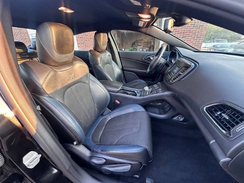 Used 2016 Chrysler 200 S w/ Comfort Group FWD image 9