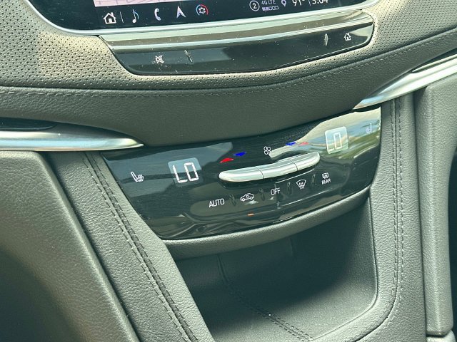Used 2025 Cadillac XT5 Premium Luxury AWD/4WD image 33