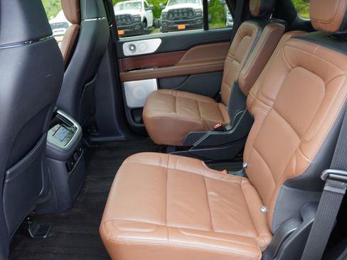 Used 2022 Lincoln Navigator Reserve AWD/4WD image 20
