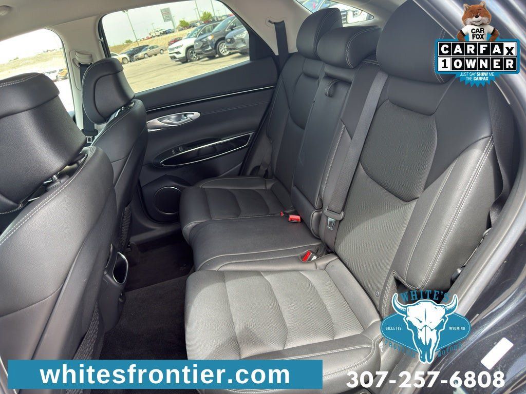 Used 2025 Genesis GV70 2.5T AWD/4WD image 18