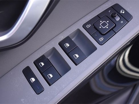 New 2025 Kia Niro EX Touring image 20