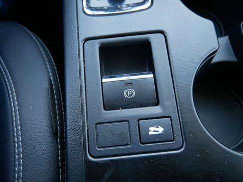 Used 2018 Subaru Legacy 2.5i Limited image 31