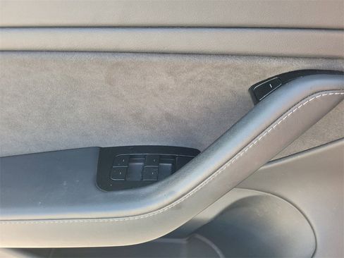 Used 2018 Tesla Model 3 Long Range image 24