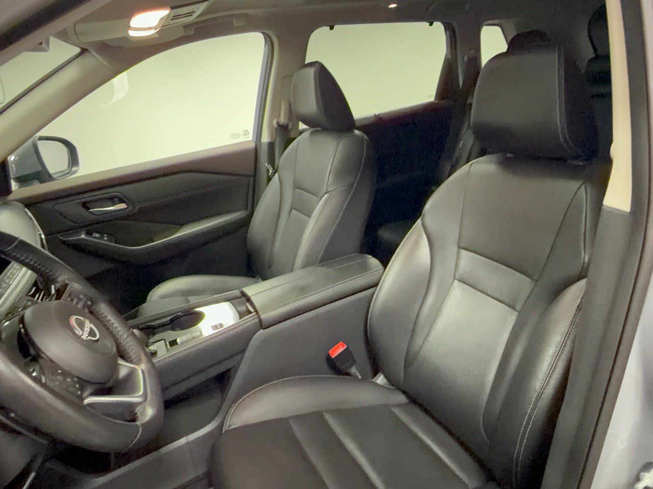 Used 2023 Nissan Rogue SL w/ SL Premium Package FWD image 5