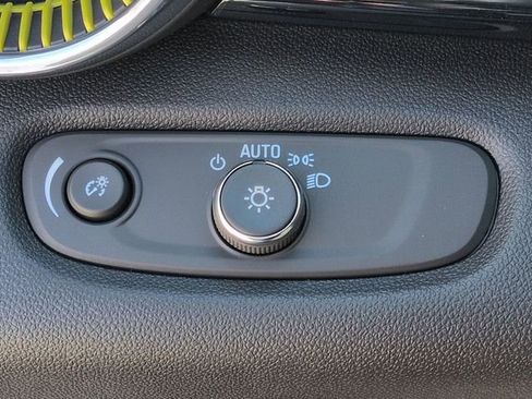 New 2026 Chevrolet Trax ACTIV w/ Sunroof Package image 18