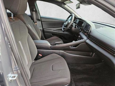Certified 2025 Hyundai Elantra Sport FWD image 16