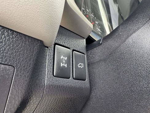 Used 2015 Toyota RAV4 XLE AWD/4WD image 29