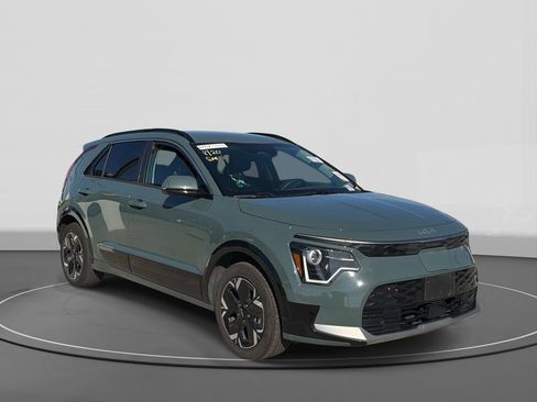 Used 2023 Kia Niro Wind w/ Wind Preserve Package FWD image 6