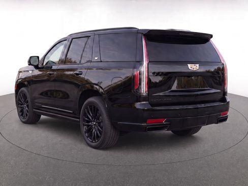 Certified 2023 Cadillac Escalade Sport Platinum w/ LPO, ONYX Package AWD/4WD image 3